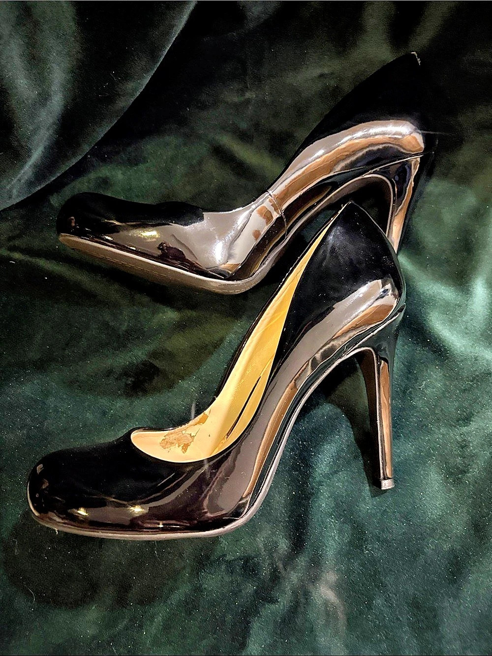 Jessica Simpson Patent Platform Pumps in Black